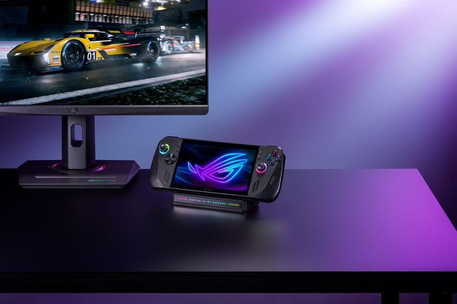 掌機「最強神隊友」：ROG Bulwark電競擴充基座DG300。